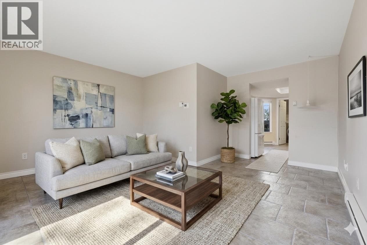 253 E 19TH STREET — photo 2