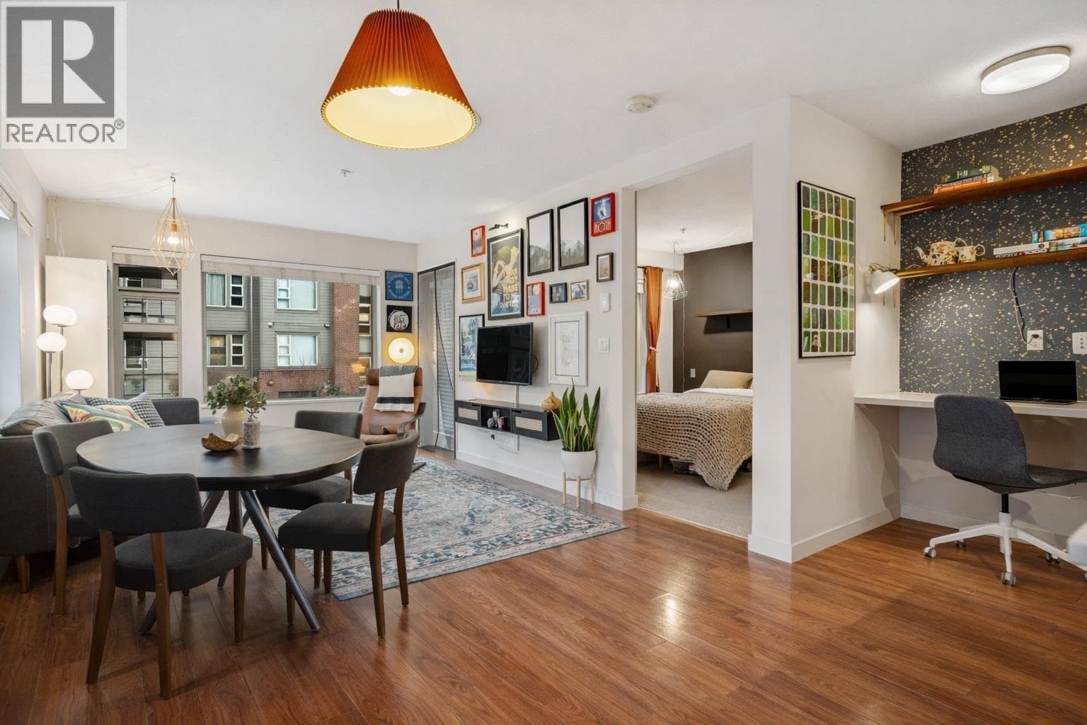 310 1673 LLOYD AVENUE — photo 2