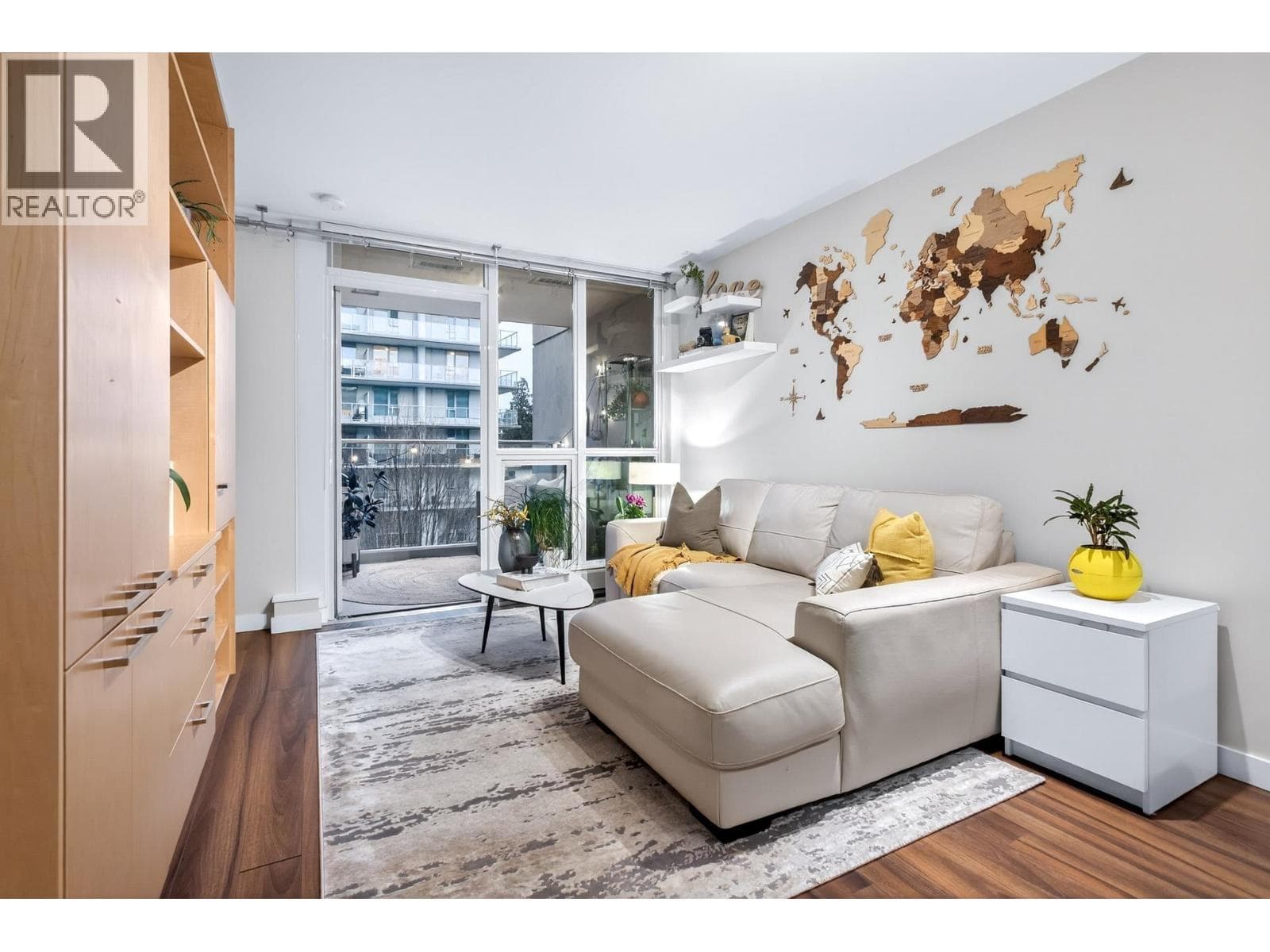 413 135 E 17 STREET — photo 3