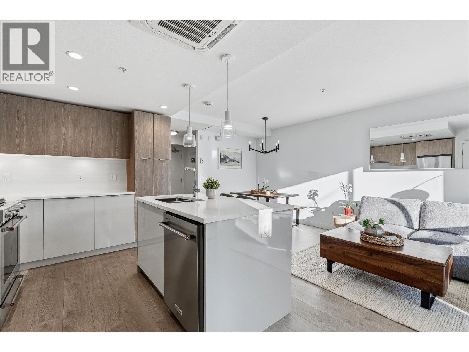 TH3 108 E 8TH STREET — photo 2