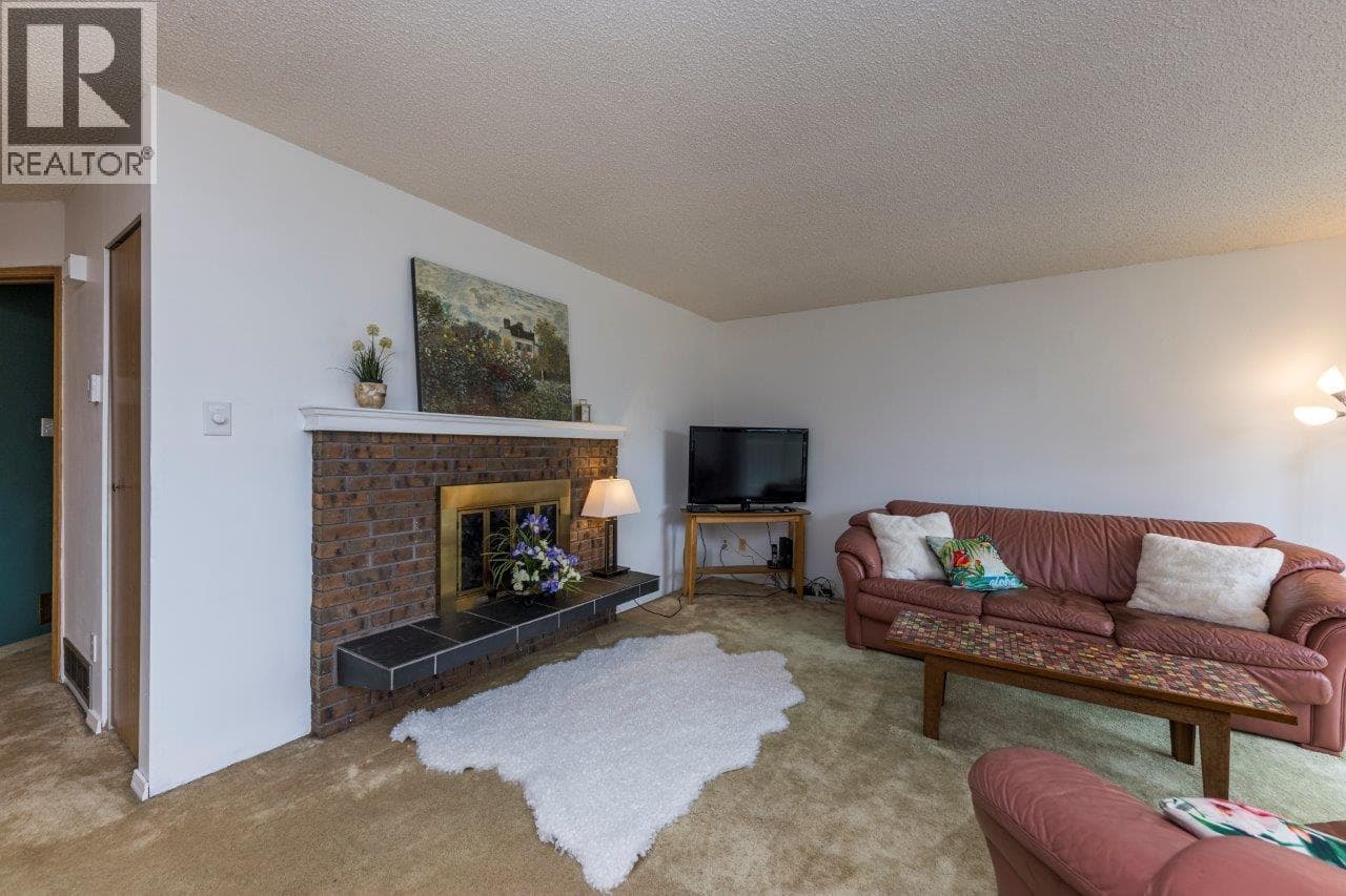 475 ORWELL STREET — photo 2