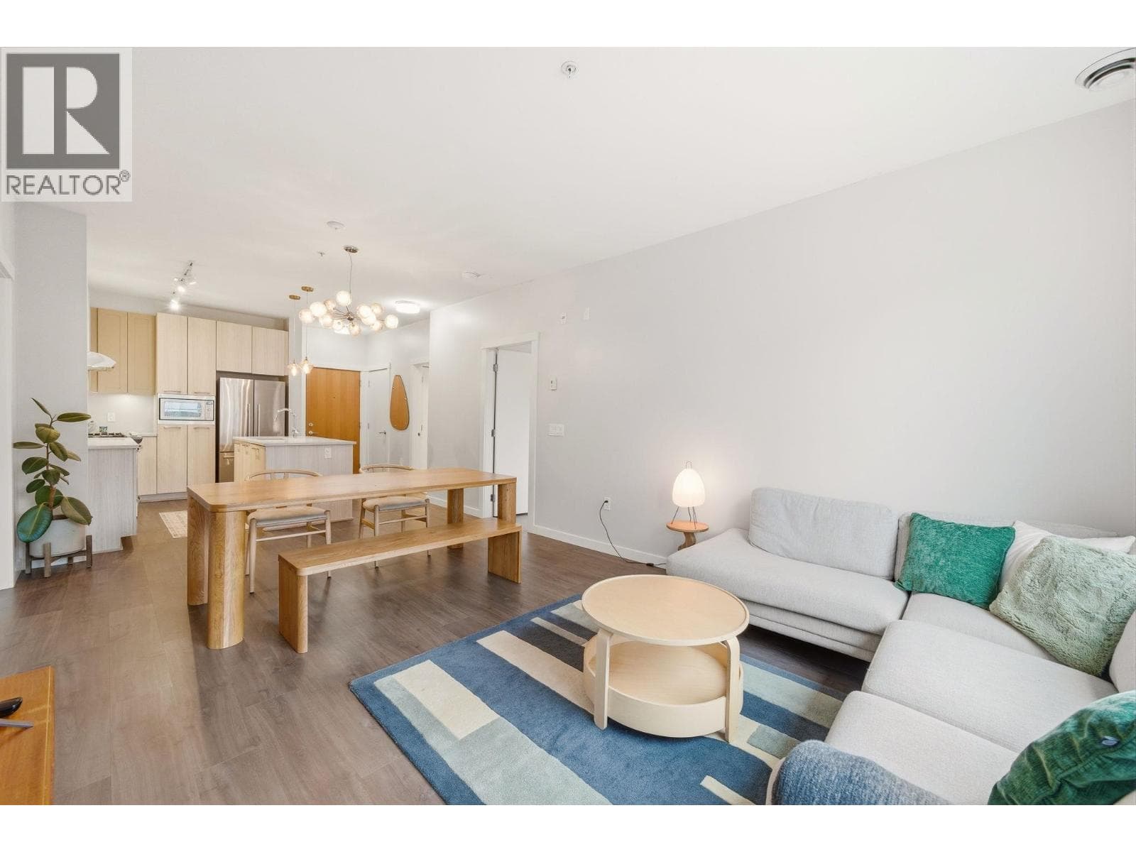 304 123 W 1ST STREET — photo 3