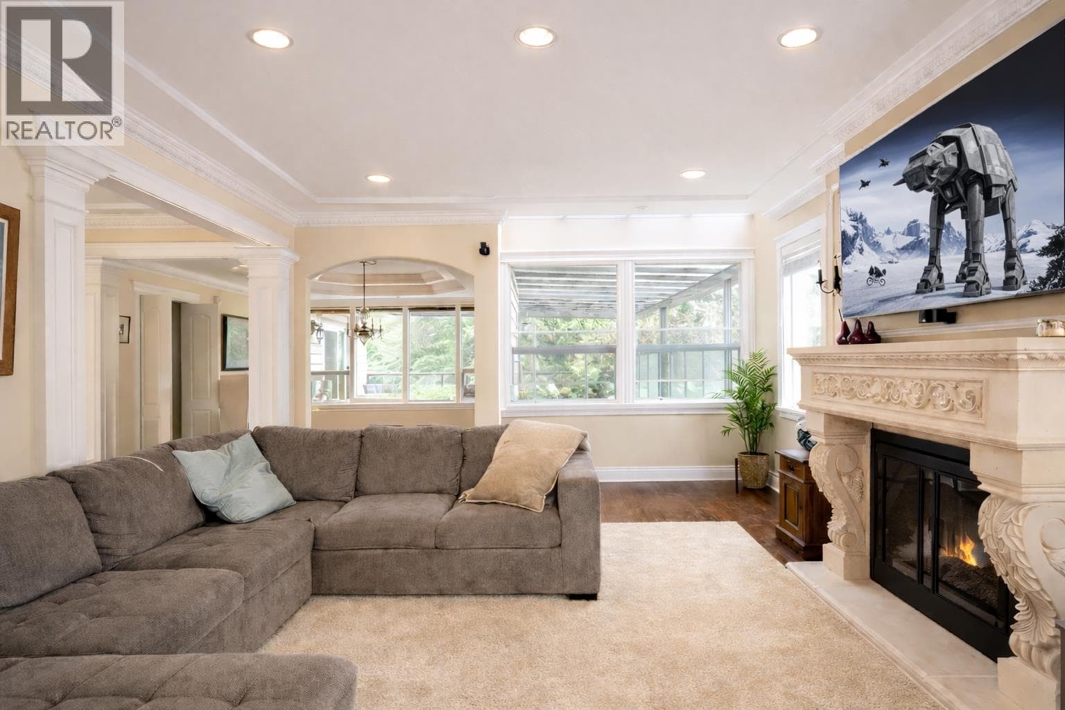 866 SINCLAIR STREET — photo 2