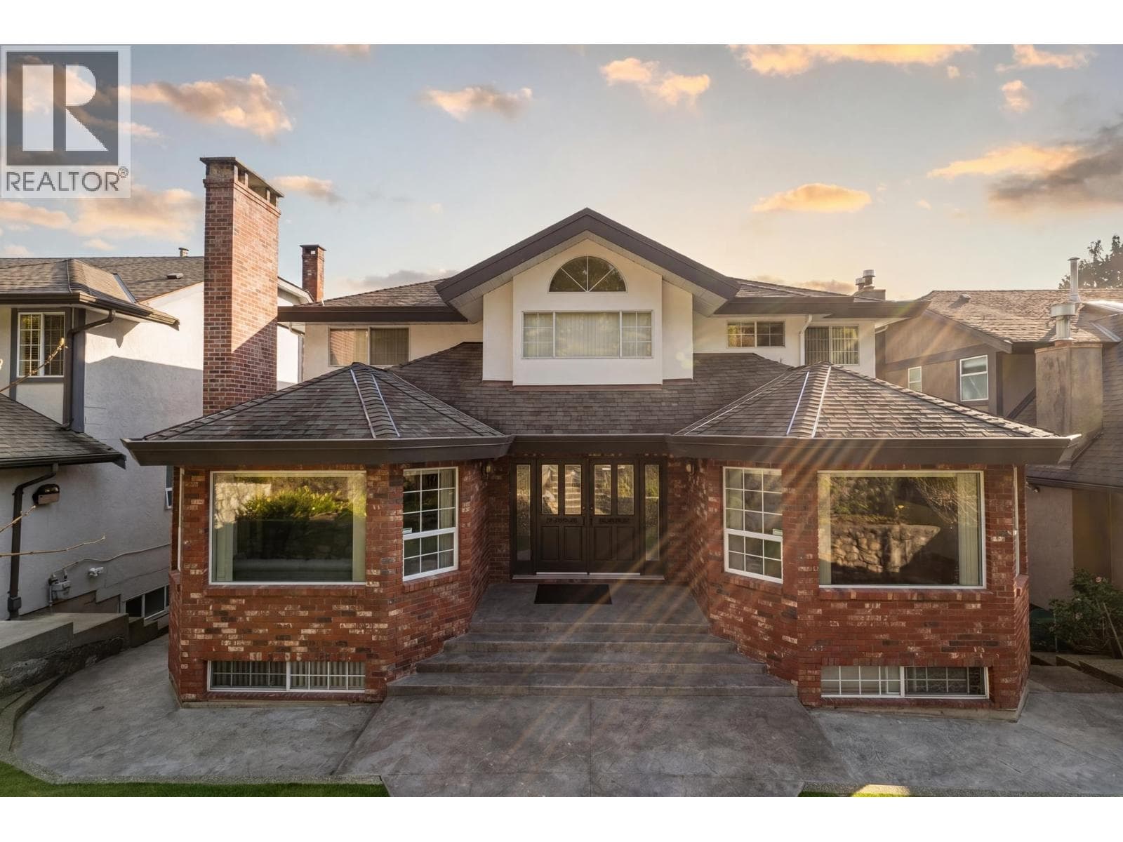 547 TEMPE CRESCENT — main photo