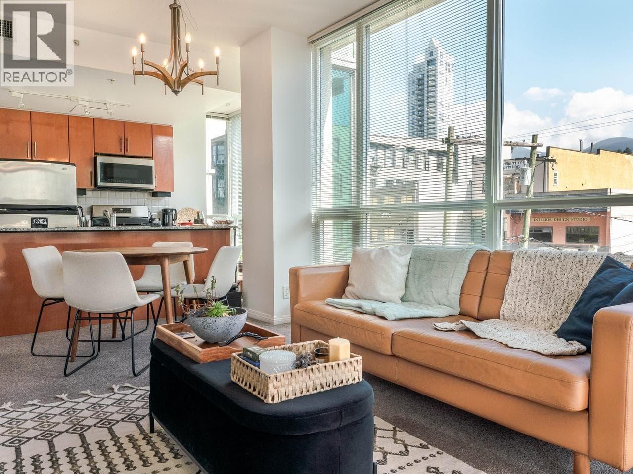 401 138 E ESPLANADE — photo 2