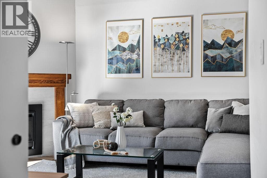 26 230 W 15TH STREET — photo 2