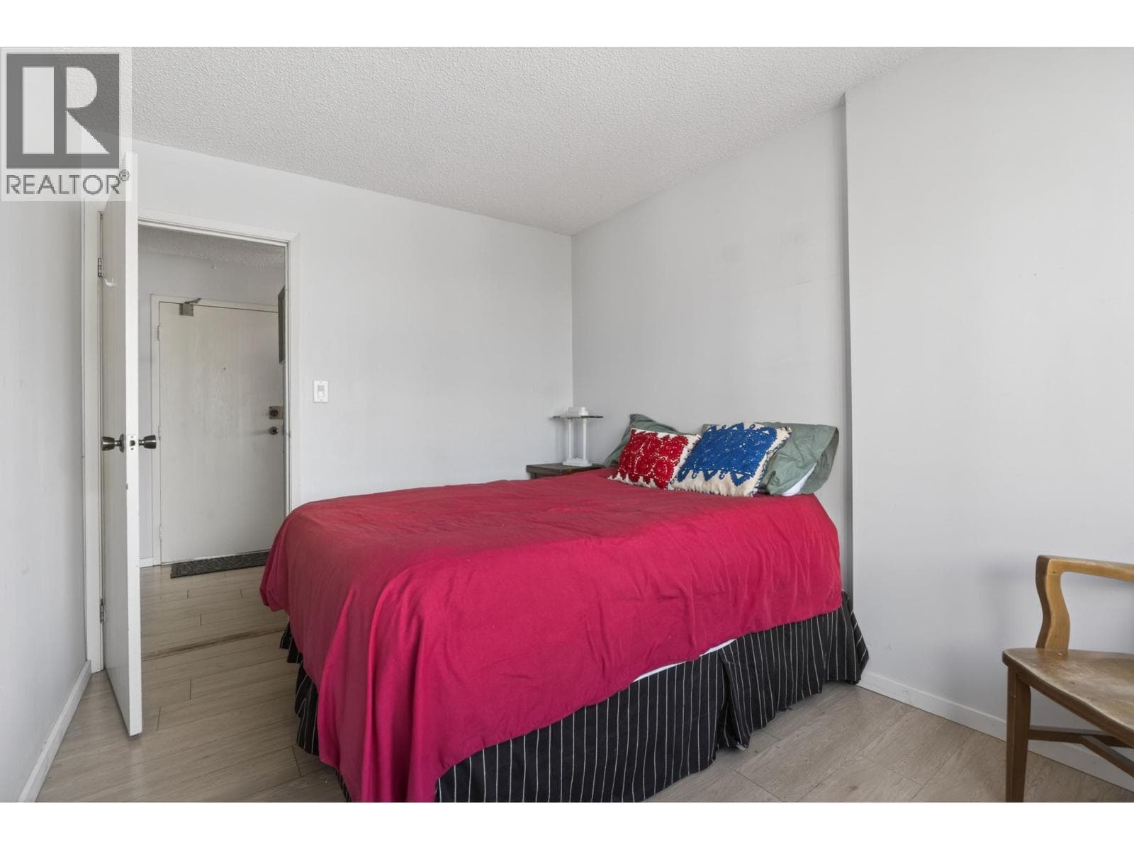 1105 701 W VICTORIA PARK — photo 3