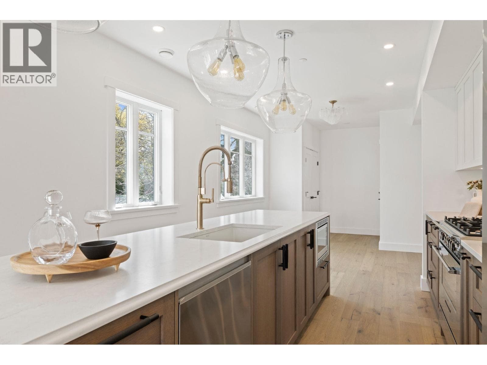 1 326 W 14TH STREET — photo 2