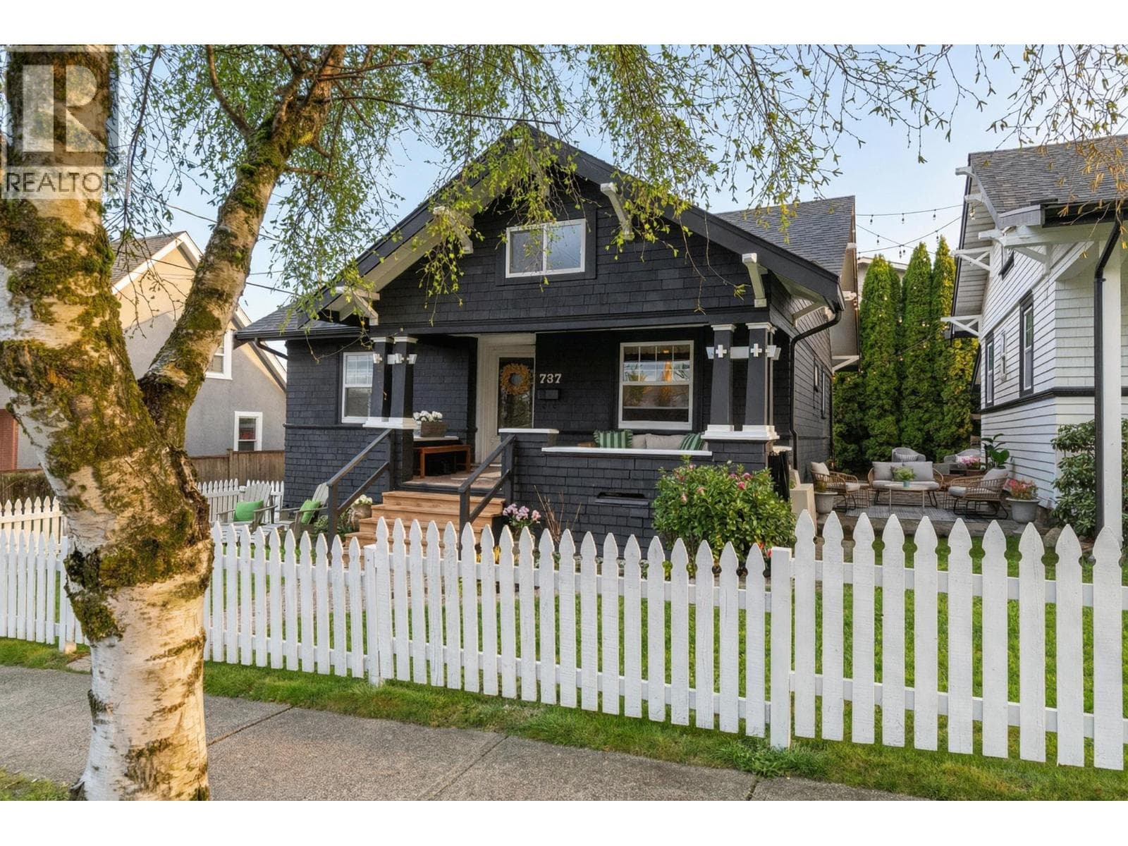 737-745 ST. ANDREWS AVENUE — main photo