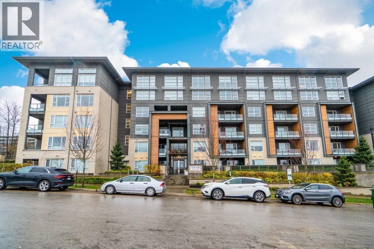 310 9877 UNIVERSITY CRESCENT