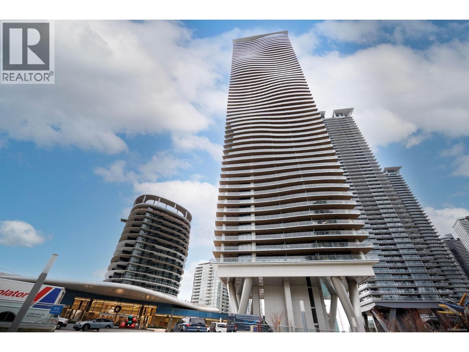 3901 4880 LOUGHEED HIGHWAY