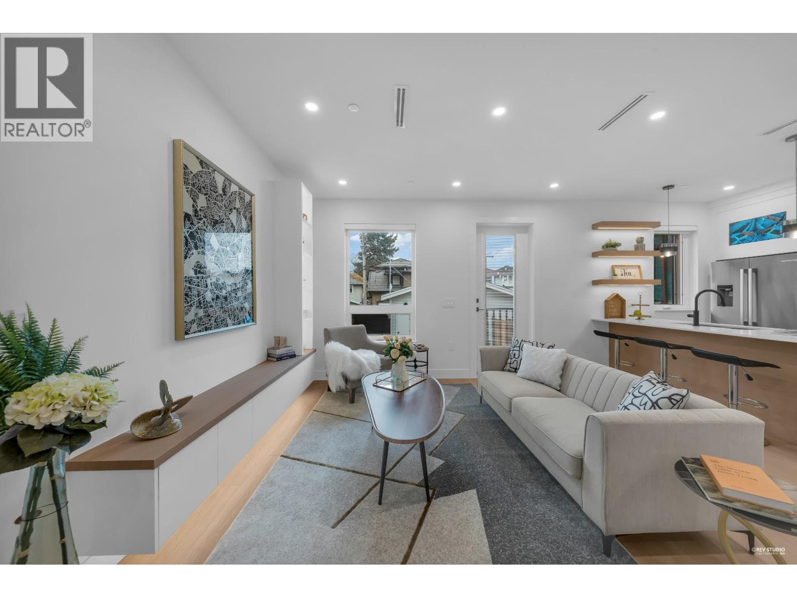 2713 CHEYENNE AVENUE