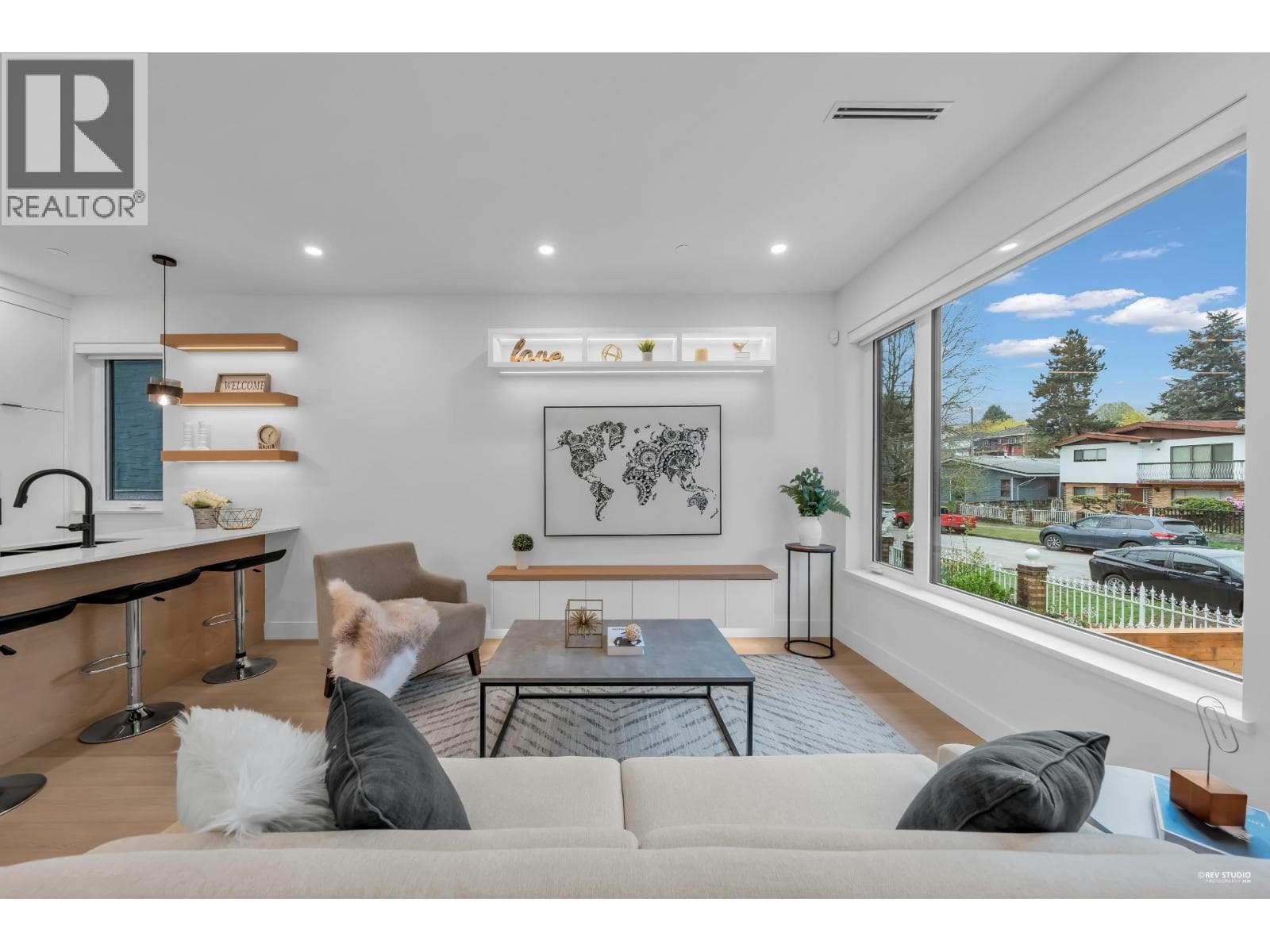 2715 CHEYENNE AVENUE