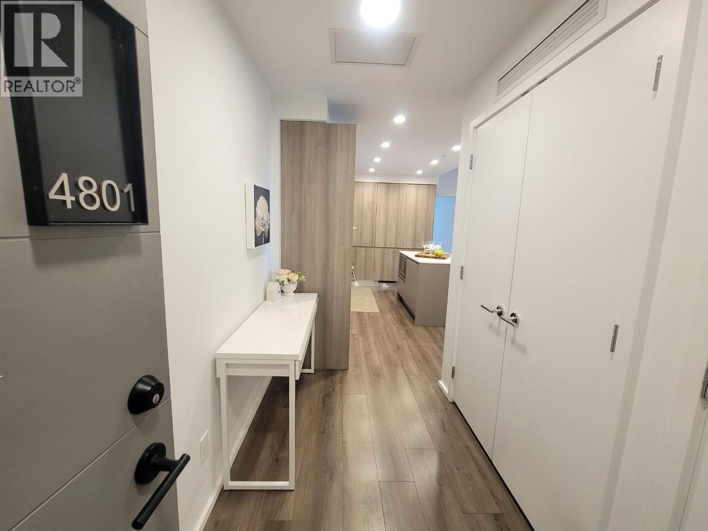 4801 3809 EVERGREEN PLACE