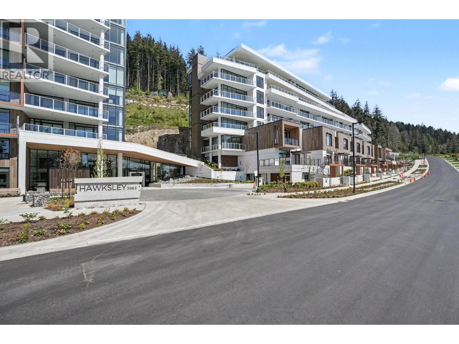 606 3963 UPLANDS WAY