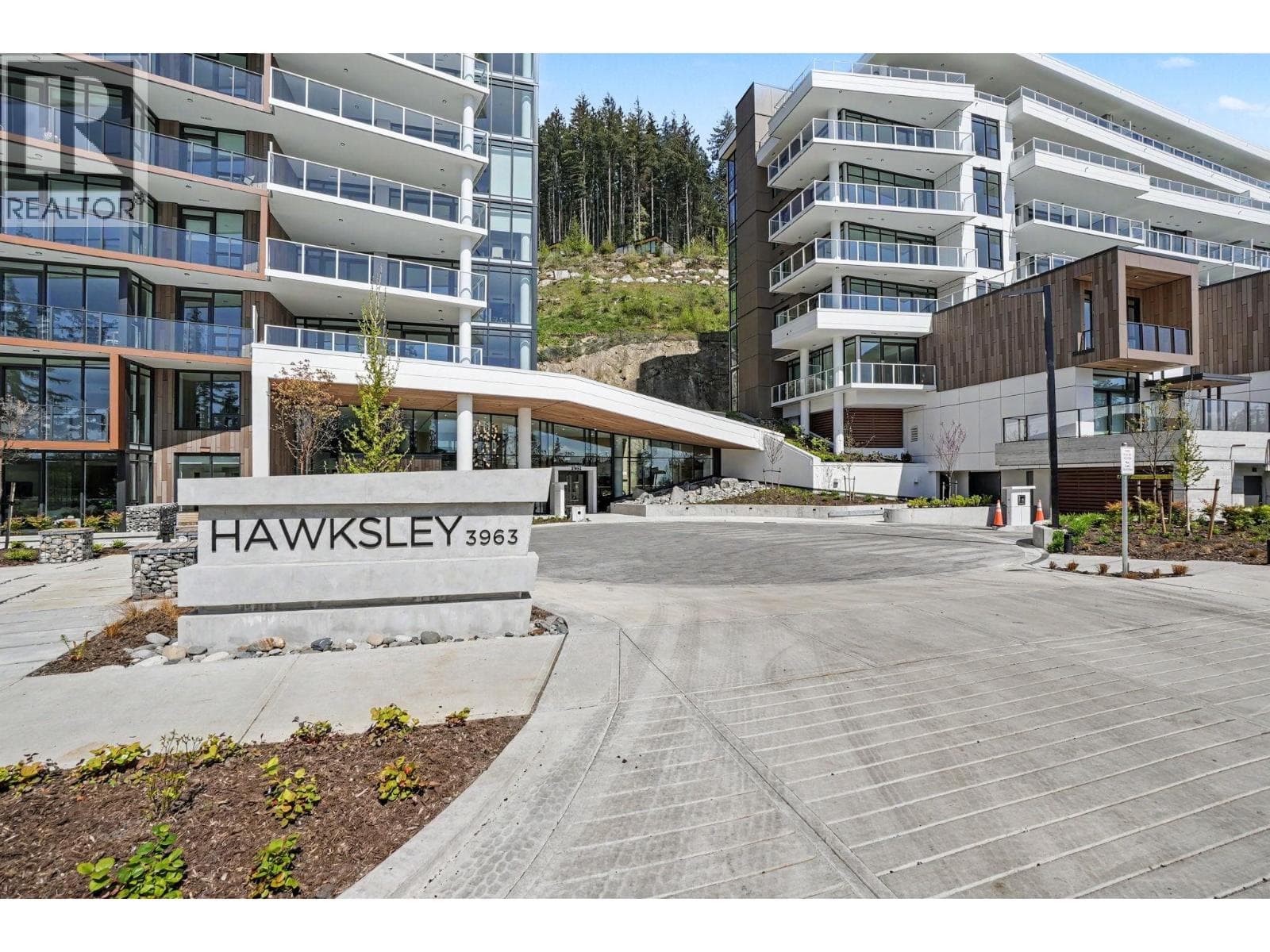 604 3963 UPLANDS WAY