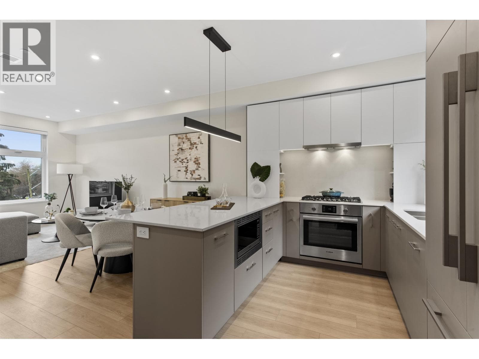 311 342 MOUNTAIN HIGHWAY