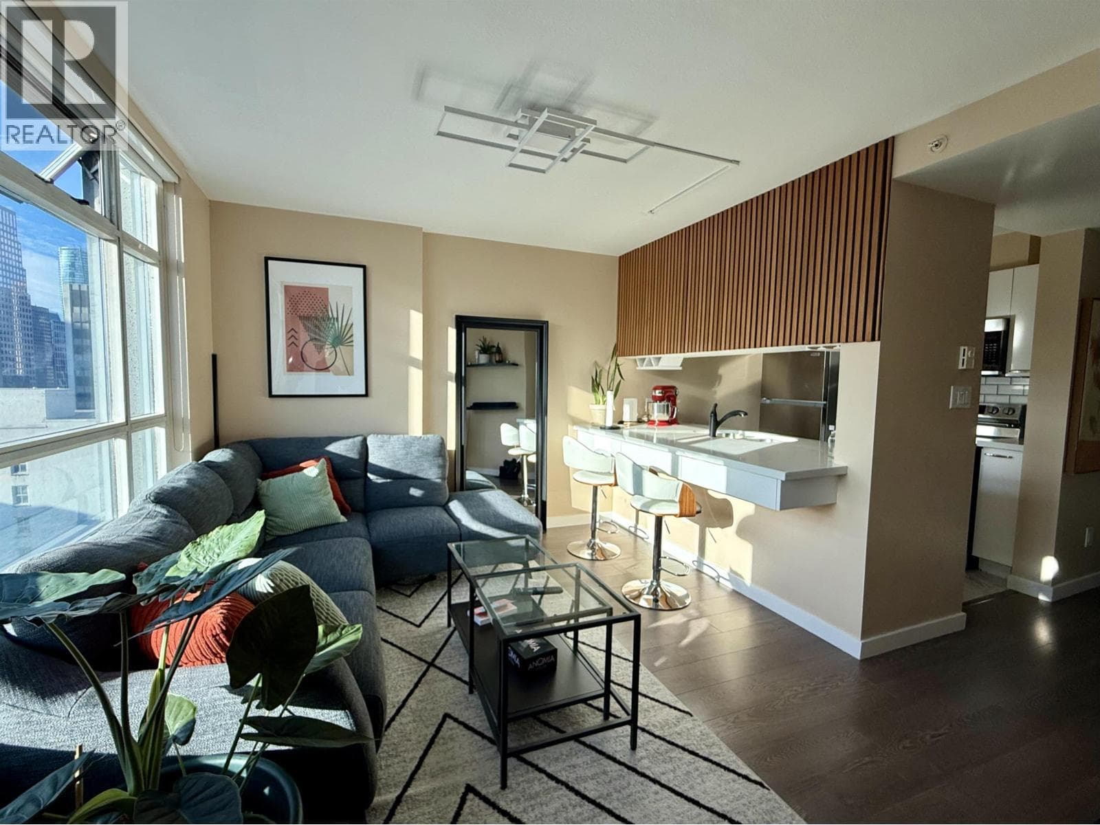 1701 438 SEYMOUR STREET — photo 2