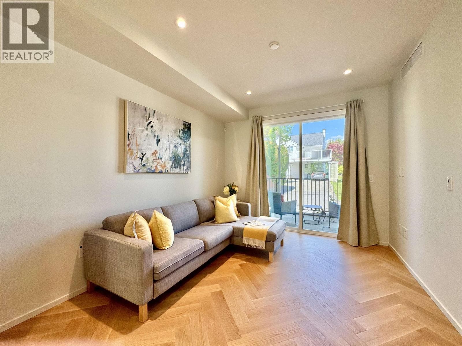 173 805 W 49TH AVENUE — photo 2