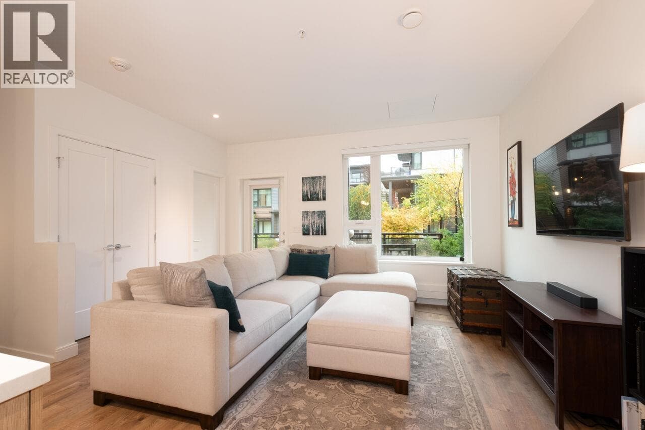 122 525 E 2ND STREET — photo 3