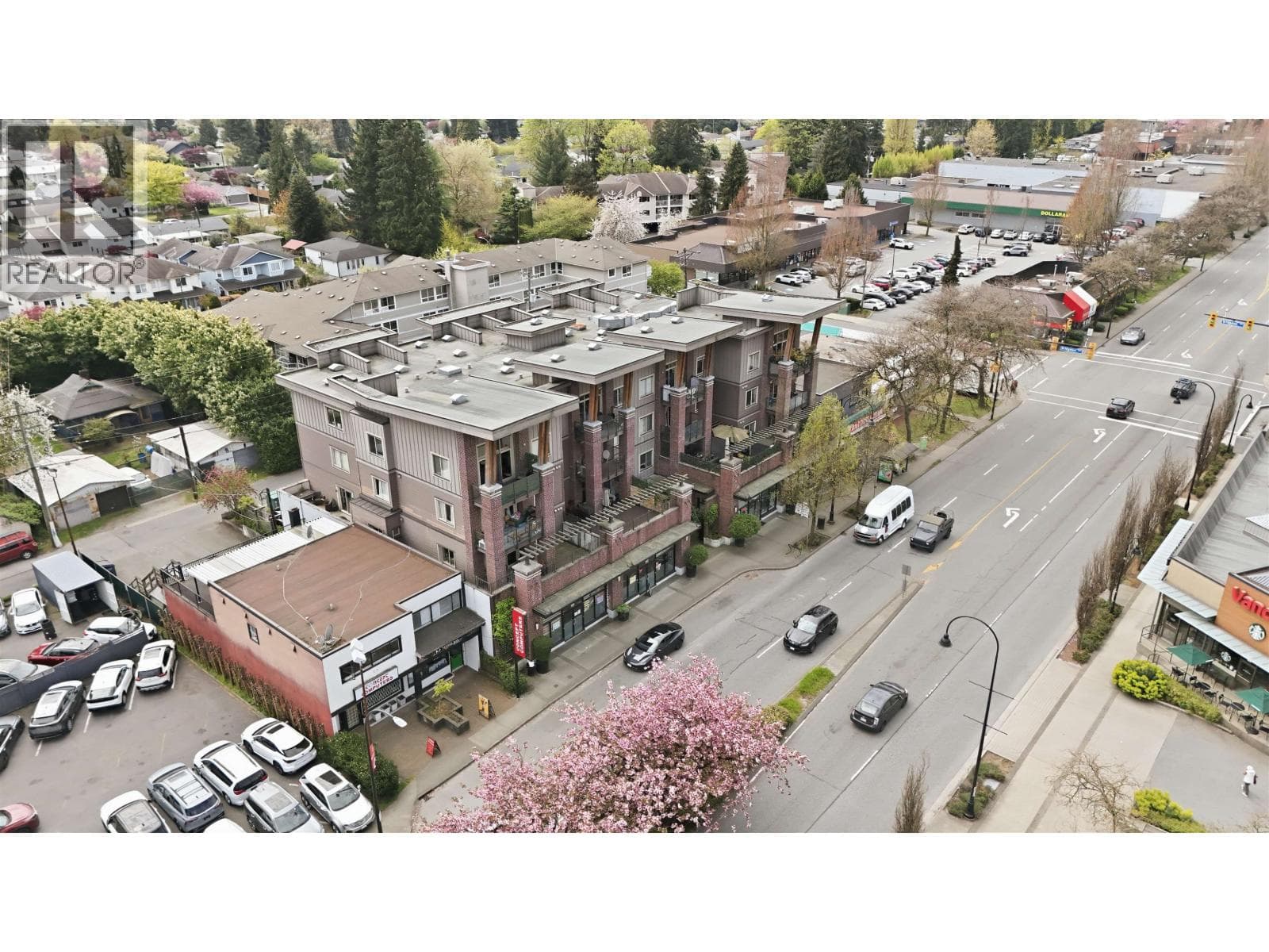 204 1273 MARINE DRIVE — photo 2