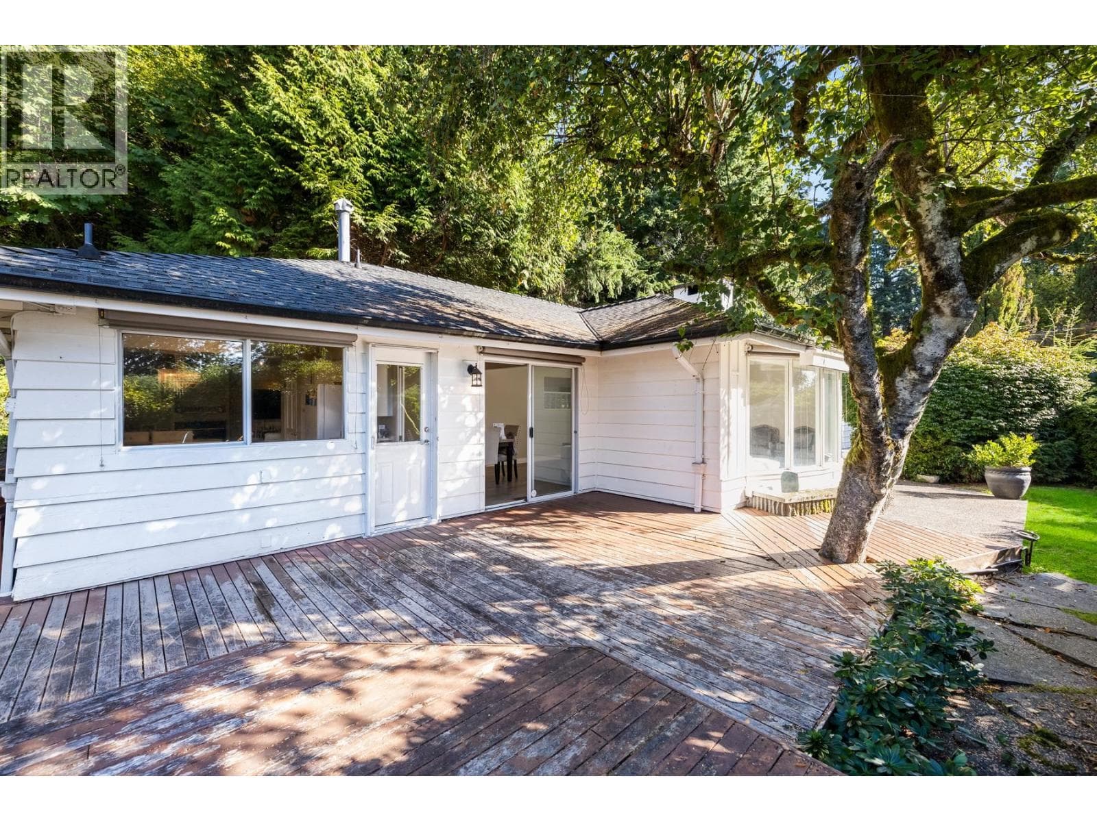 4110 BURKERIDGE PLACE