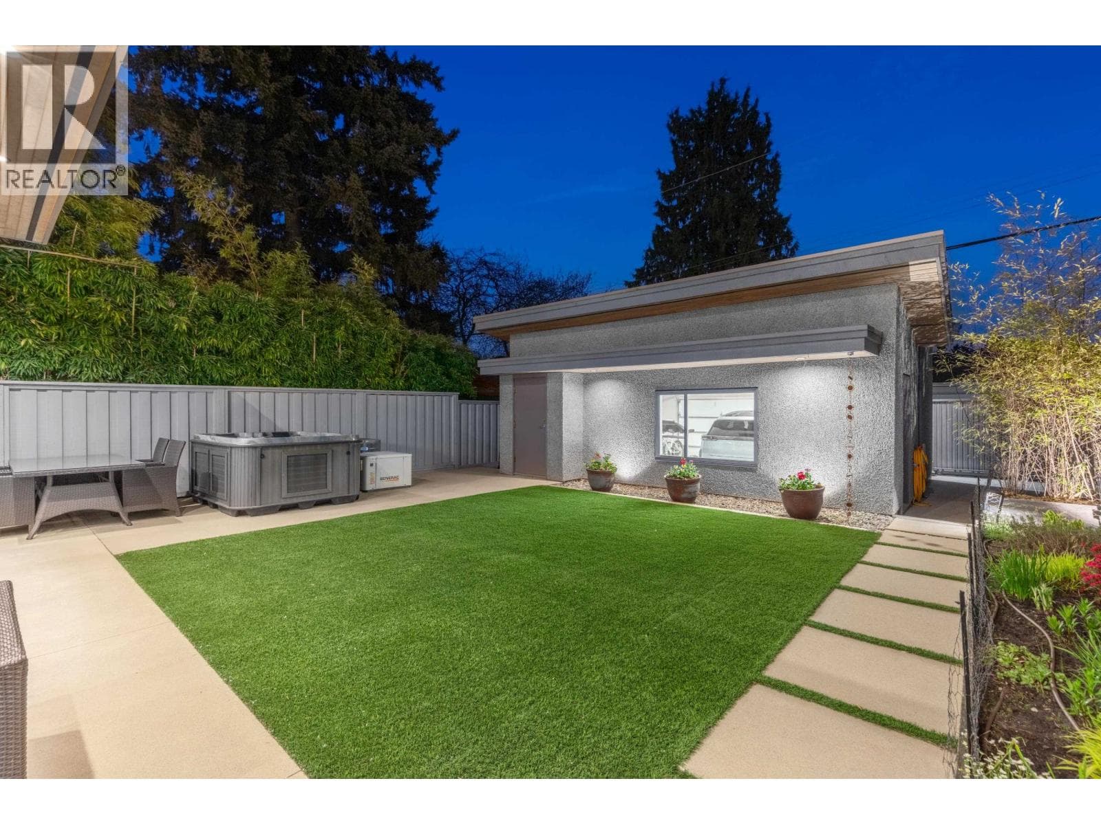 315 E 20TH STREET — photo 3