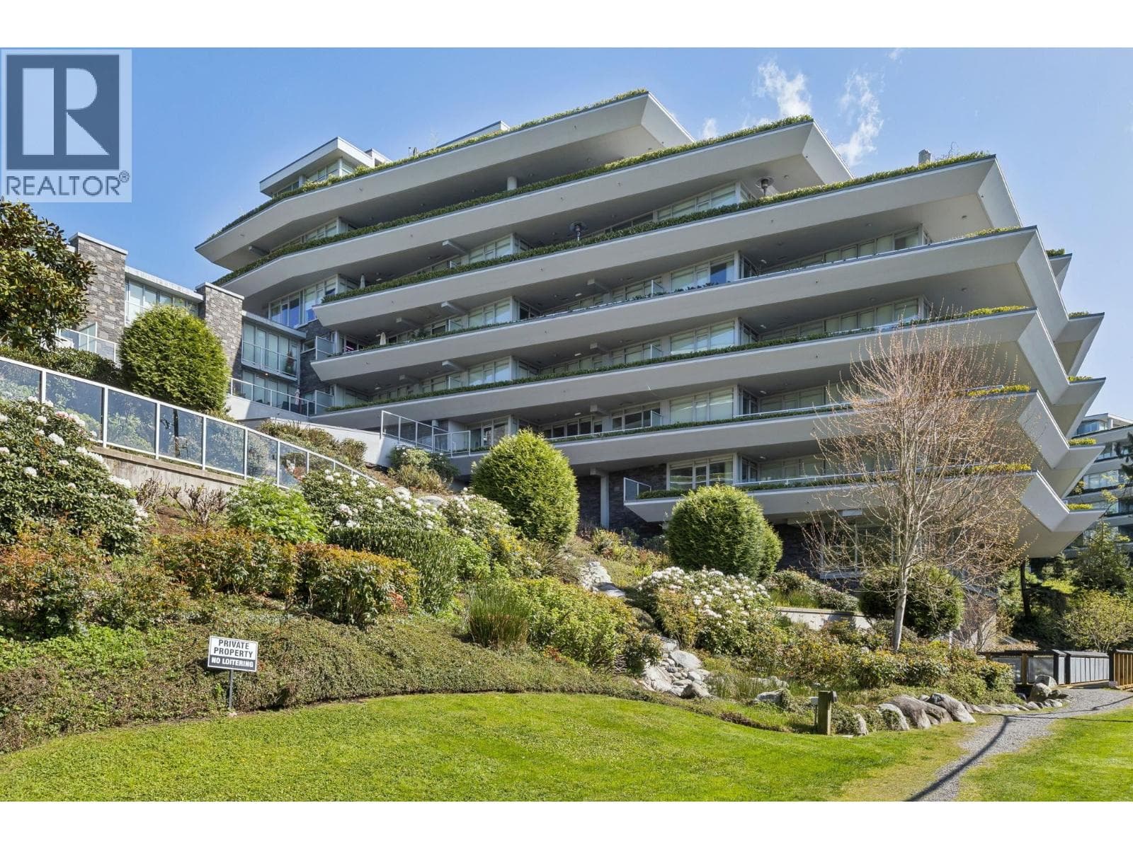 204 866 ARTHUR ERICKSON PLACE — main photo
