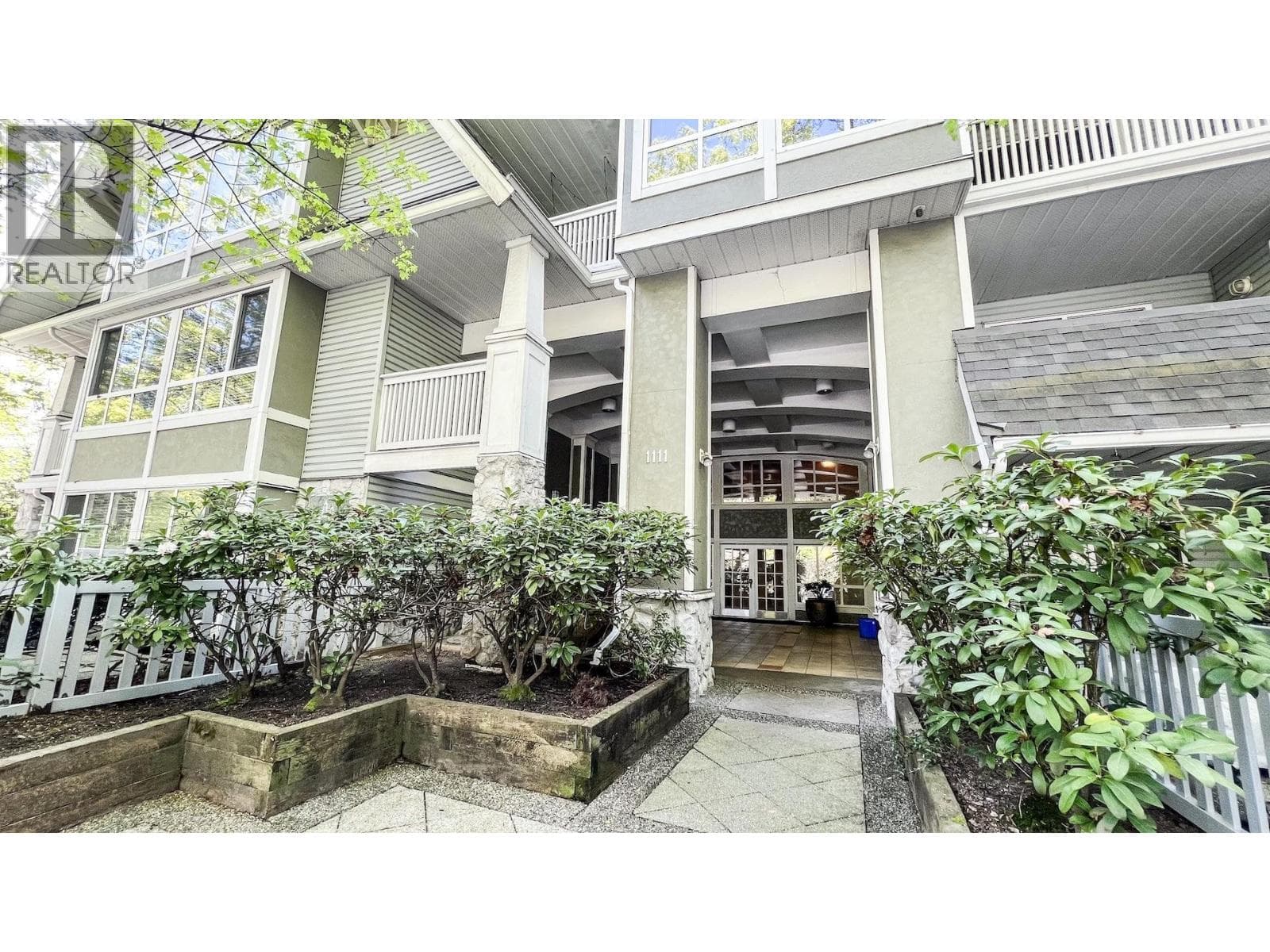 306 1111 LYNN VALLEY ROAD — photo 2