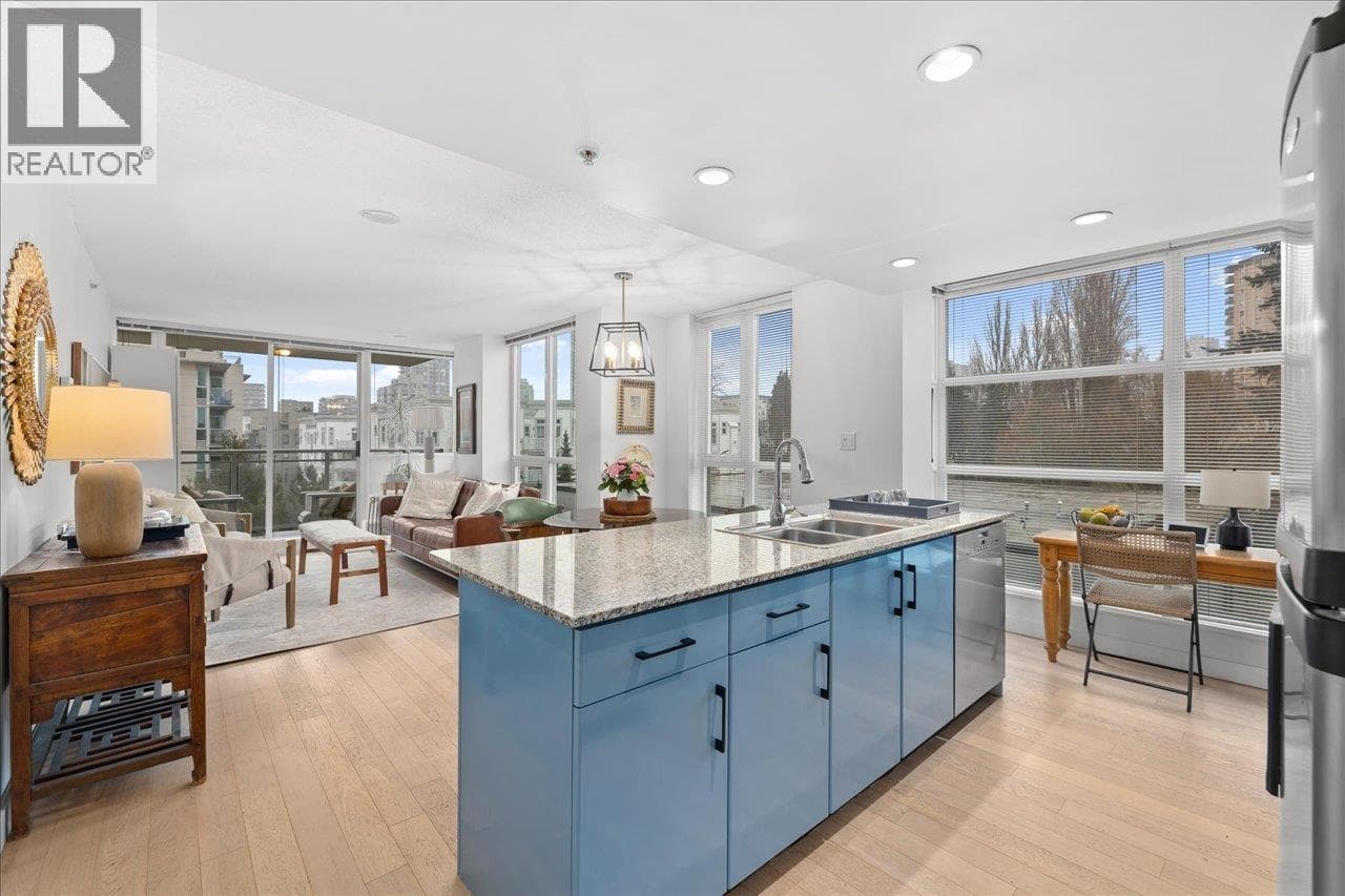 708 188 E ESPLANADE — photo 2