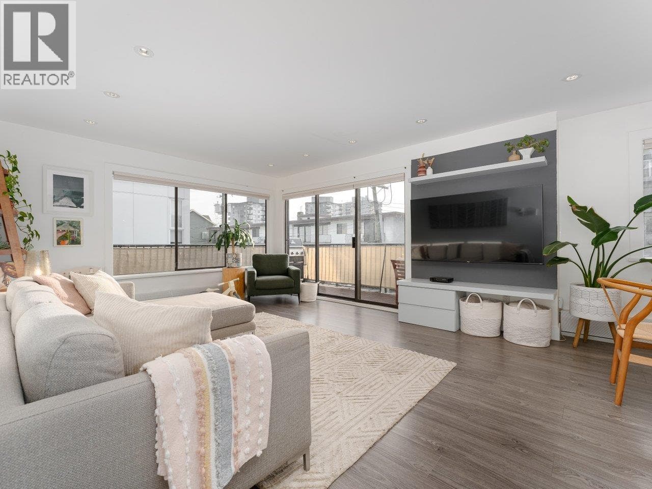 103 127 E 4TH STREET — photo 3