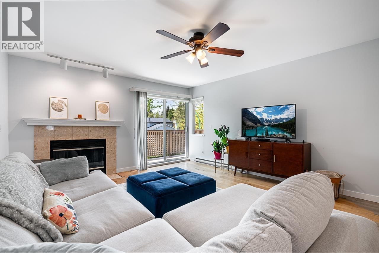 836 ROCHE POINT DRIVE — photo 2