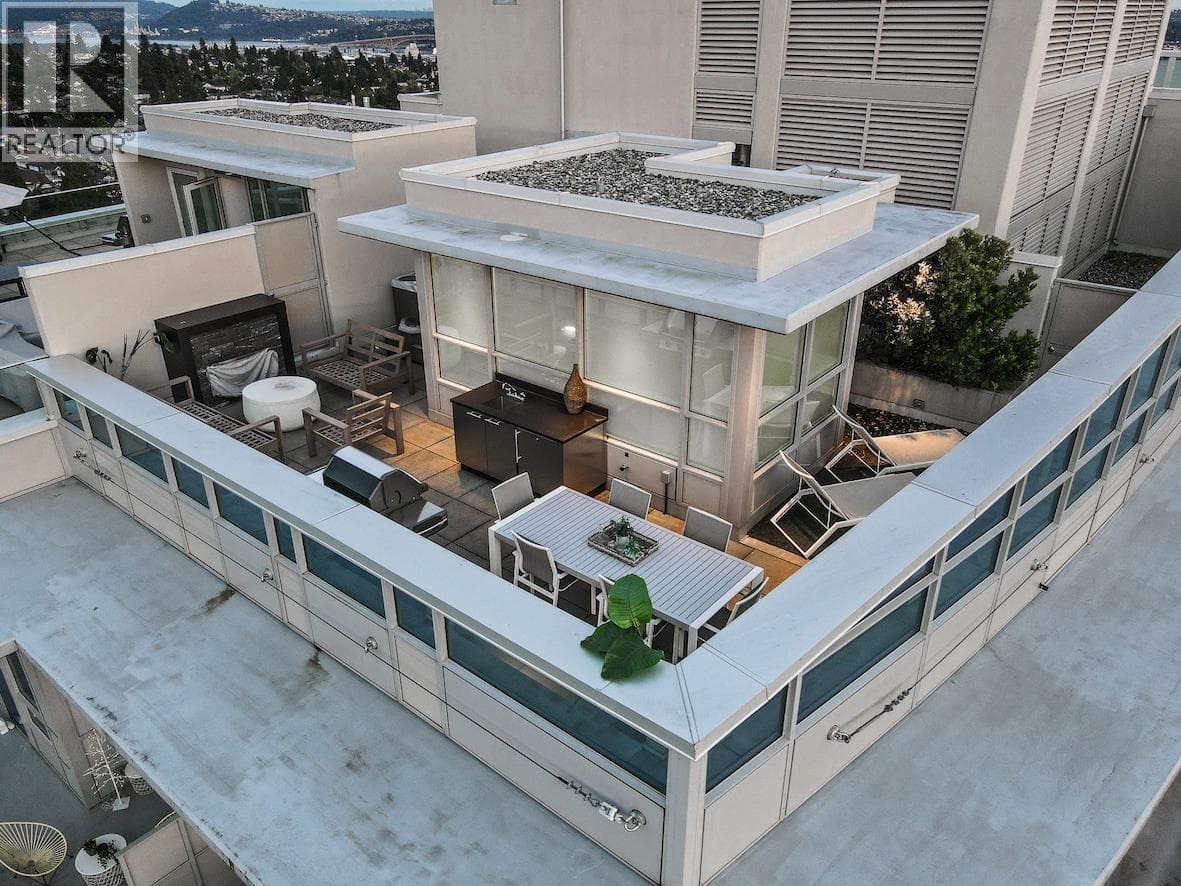 2403 125 E 14TH STREET — photo 2