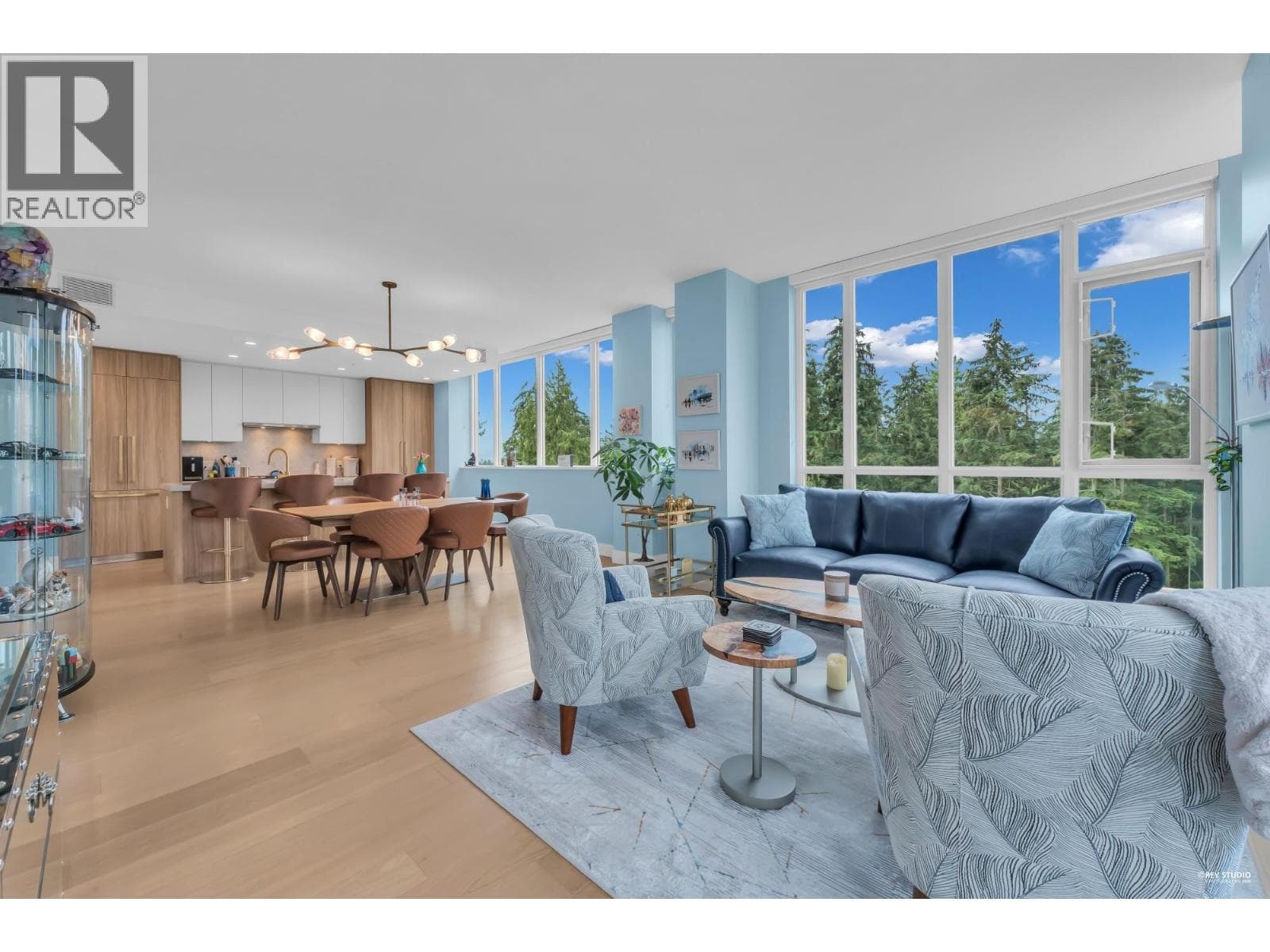 1101 2375 EMERY COURT — photo 2