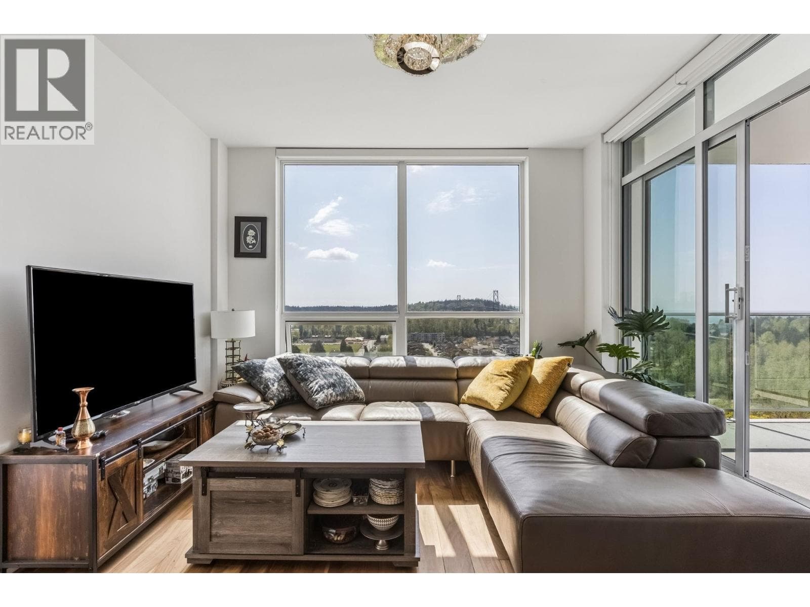 1504 1632 LIONS GATE LANE — photo 2