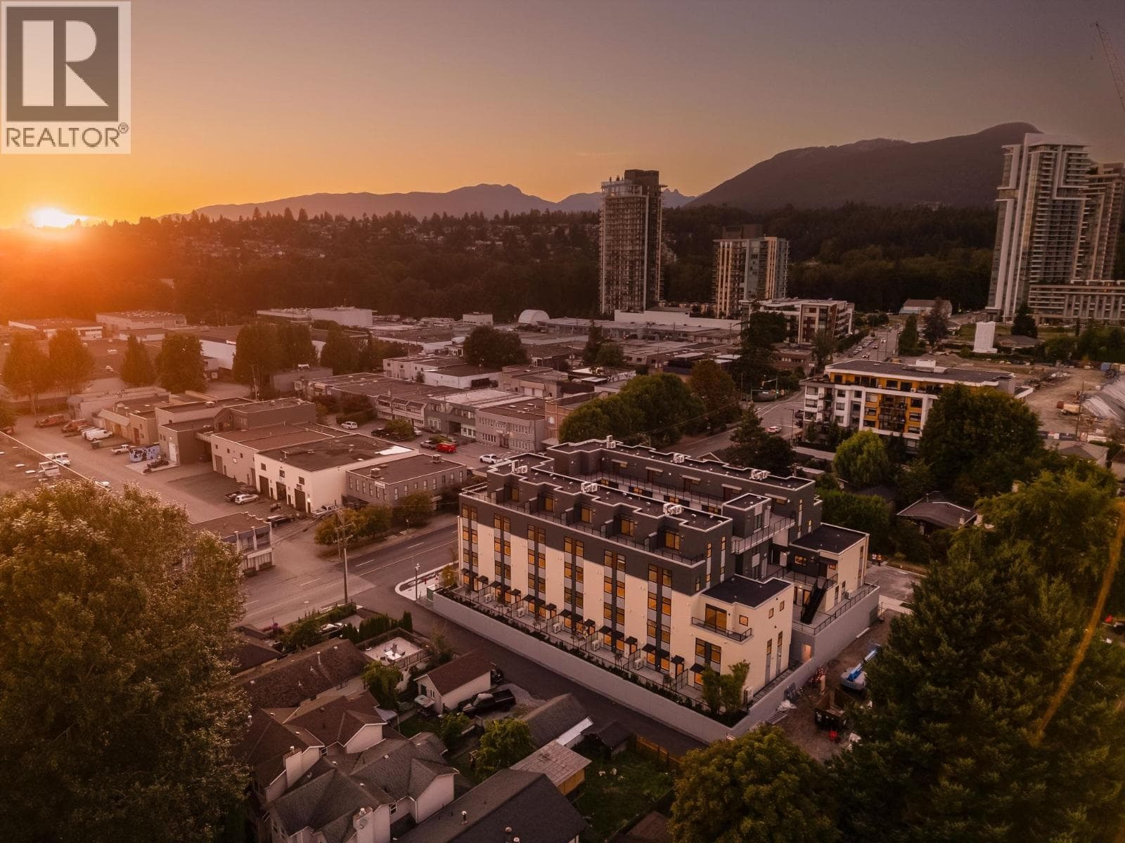 108 342 MOUNTAIN HIGHWAY