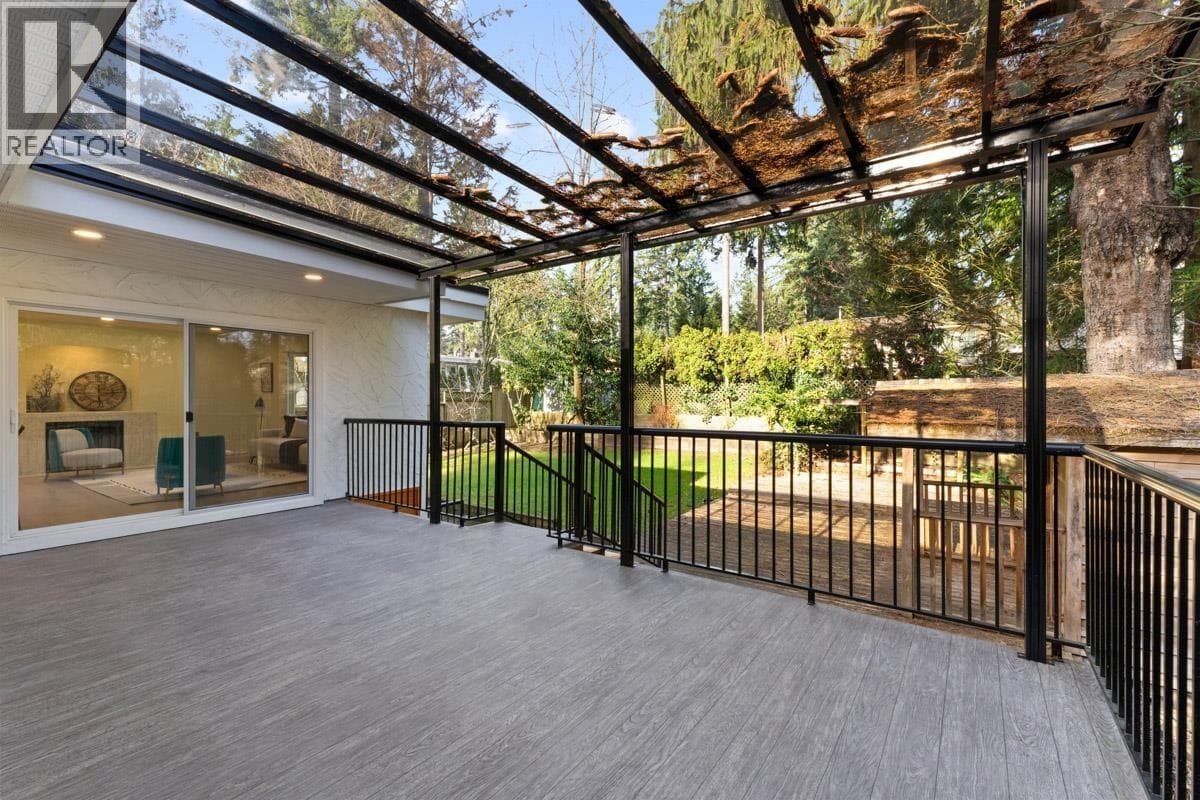 2518 SWINBURNE AVENUE — photo 3