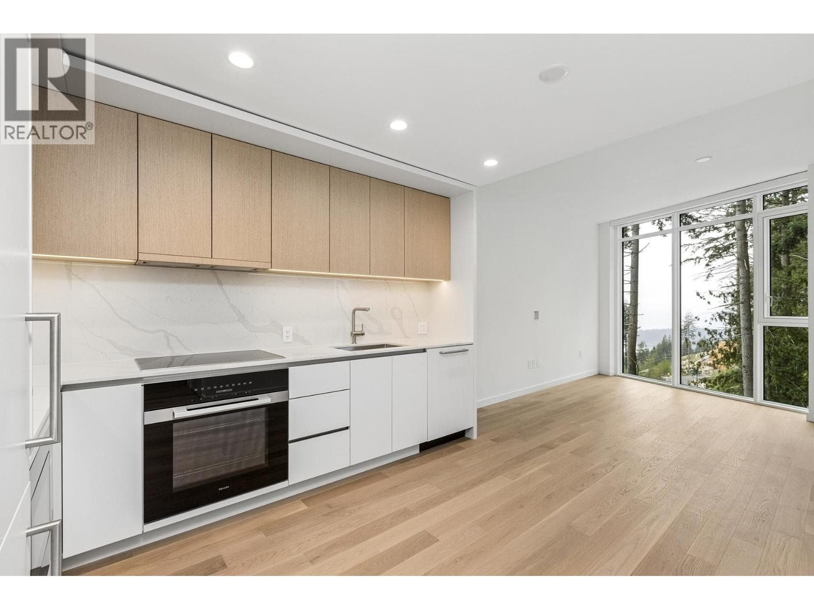 704 3963 UPLANDS WAY